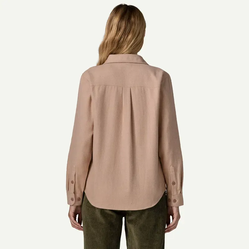 Patagonia Women's Fjord Flannel Shirt in Tundra Twill: Moonrise Taupe-2
