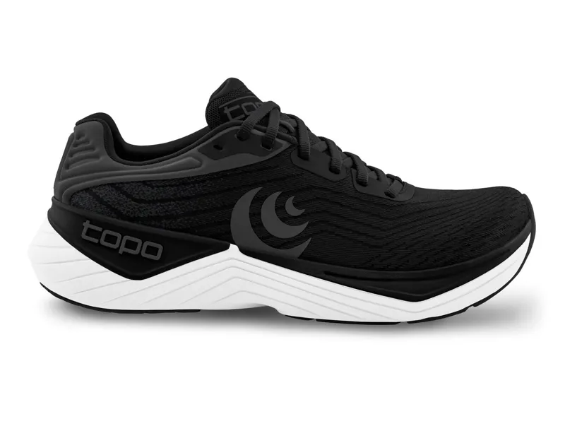 Topo Athletic Women's Ultrafly 5 in Black/White