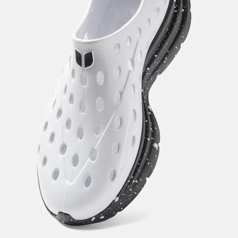 Kane Revive Recovery Shoe in White/Black Speckle-5