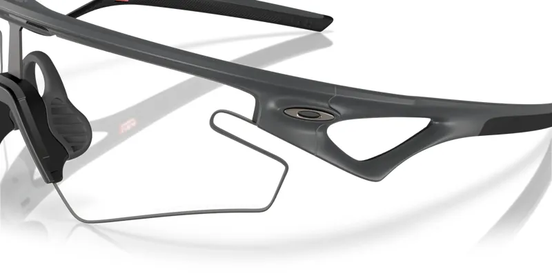 Oakley Sphaera Slash in Carbon w/Clear to Black Iridium Photochromic-6