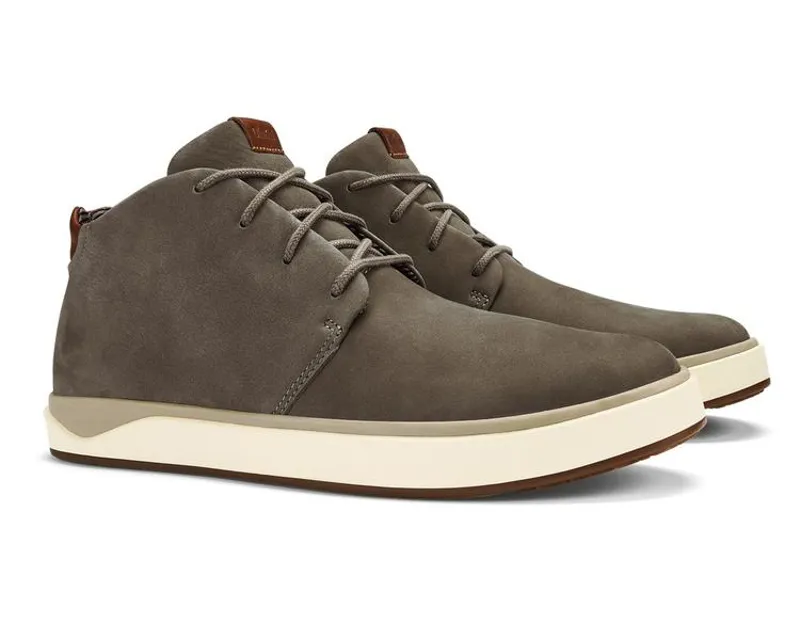 Olukai Papaku 'Ili in Mustang