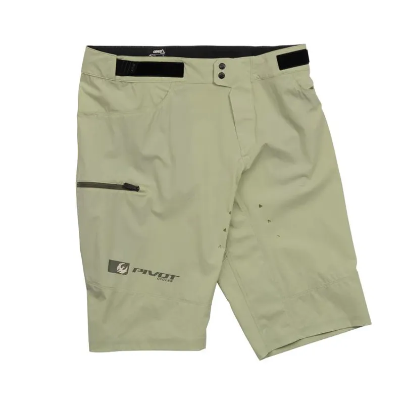 Pivot Cycles Pivot X Leatt Trail 2.0 Short in Green Frost