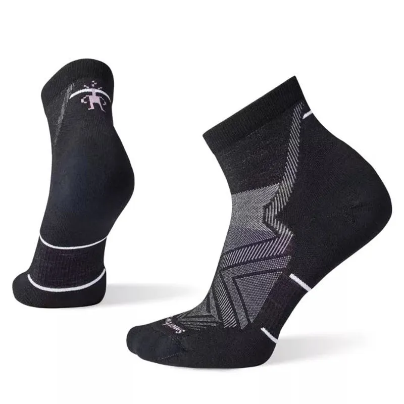 Smartwool Women's Run Ankle Socks in Black