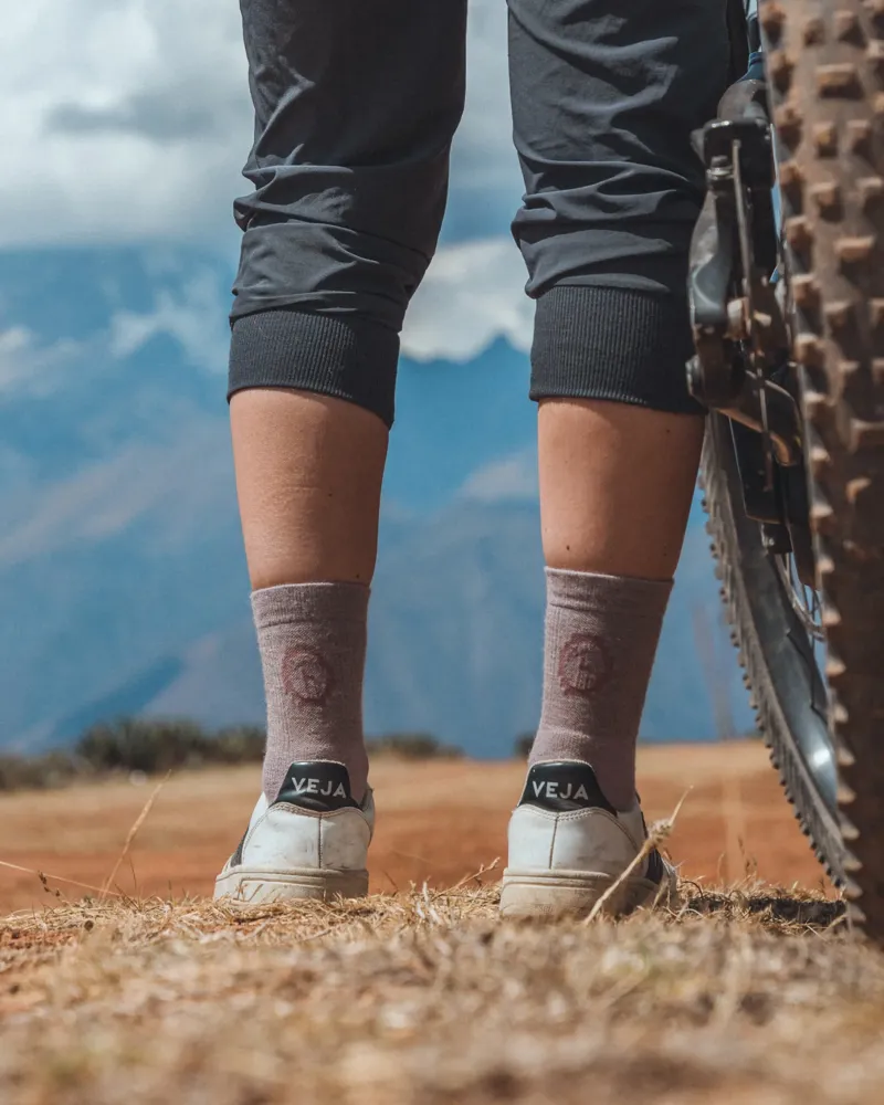 Paka Trail 3/4 Crew Socks in Walnut-3