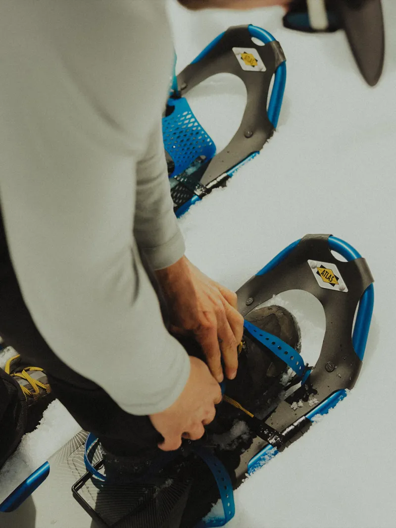 Atlas Access Snowshoe in Blue-9