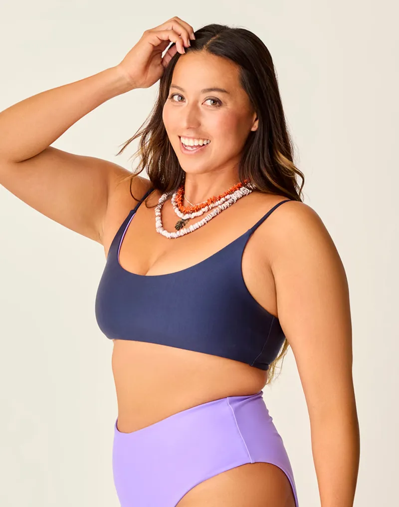 Carve Designs Escondido Compression Reversible Top in Navy and Aster