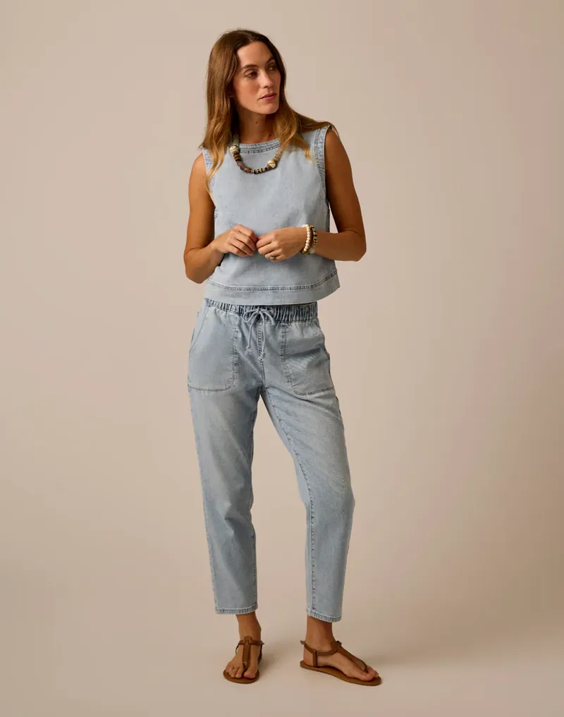 Carve Designs Women's Zoe Lightweight Denim Pant in Savannah