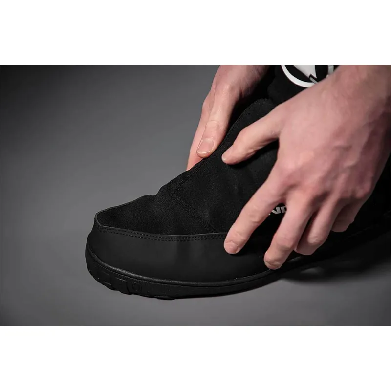Endura MT500 Plus Overshoe in Black-1