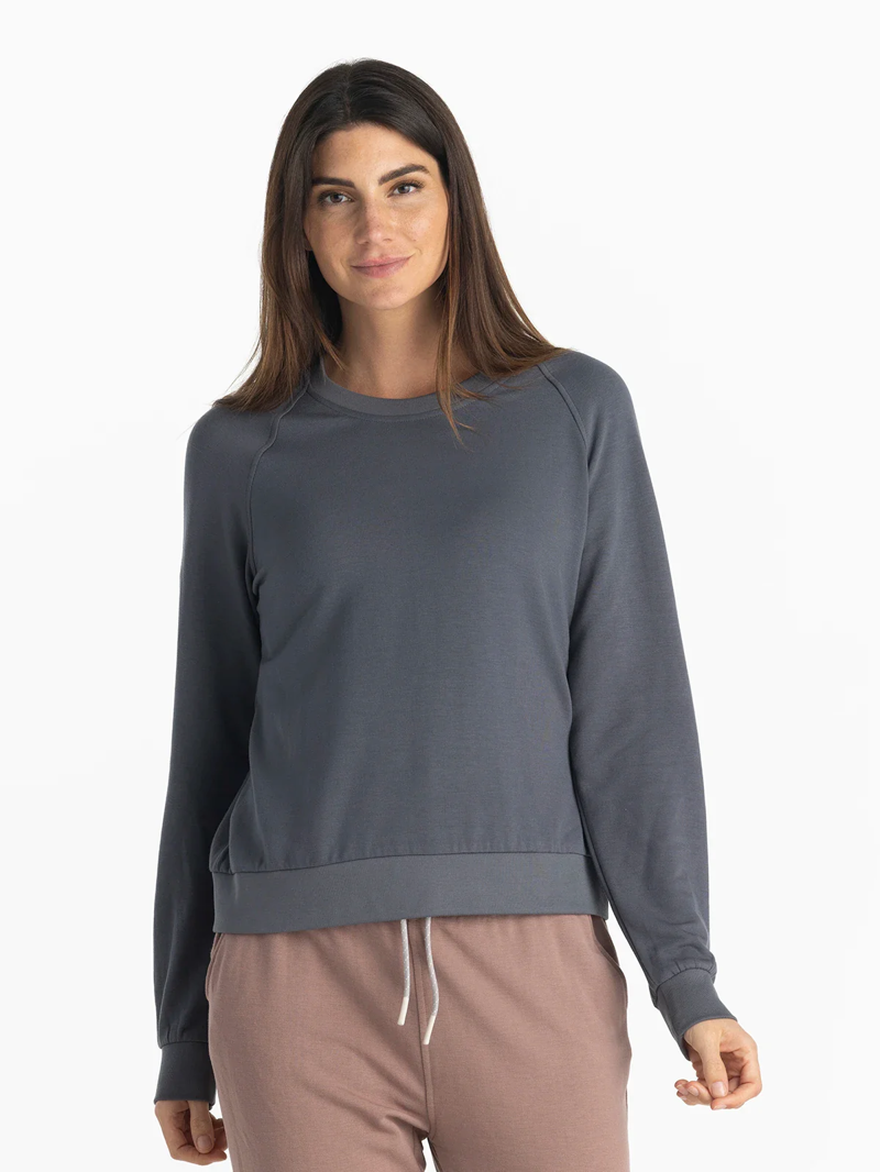 Free Fly Women's Bamboo Lightweight Fleece Crew in Storm Cloud