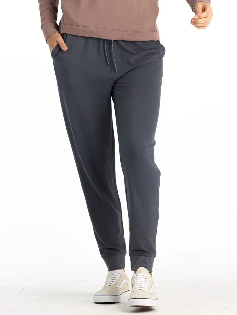 Free Fly Women's Bamboo Lightweight Fleece Jogger in Storm Cloud