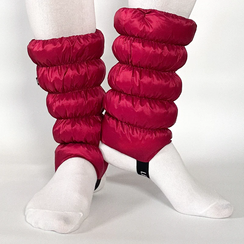 Gear Envie Hikas Reflective Gaiter in Wine Berry