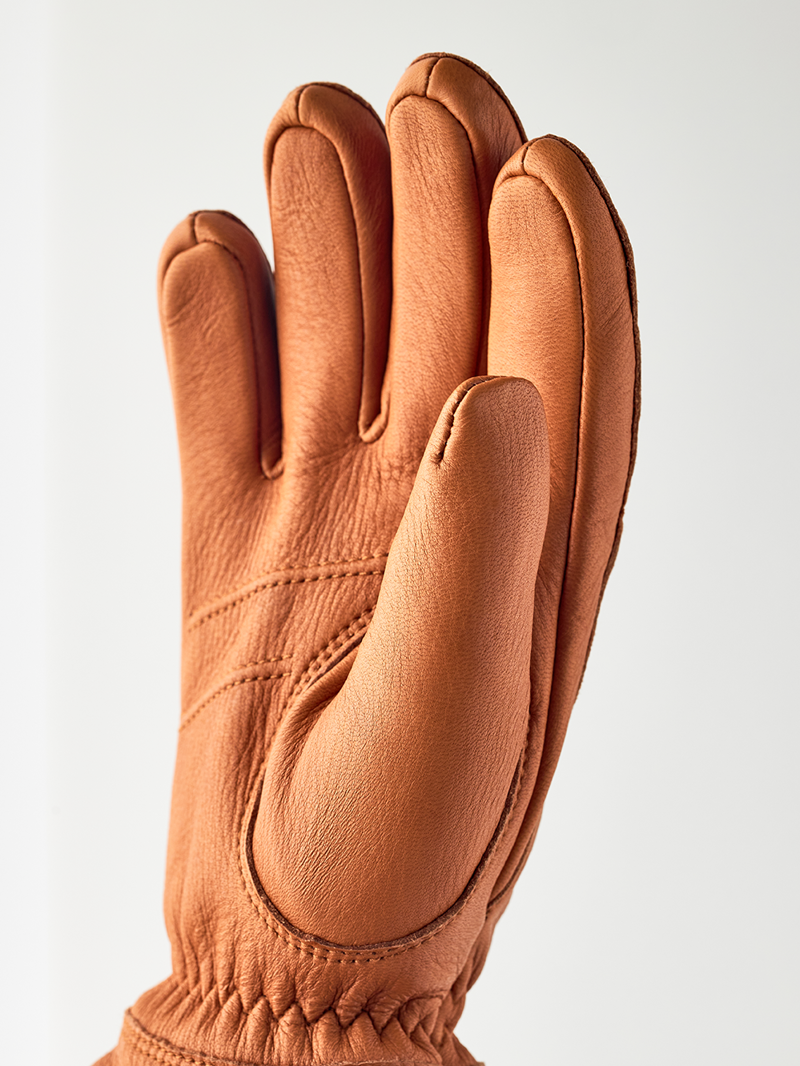 Hestra Women's Buvika Deerskin Glove in Cork-2
