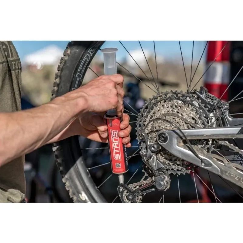 Stan's NoTubes Tire Sealant Injector Syringe for Presta/Schrader-5