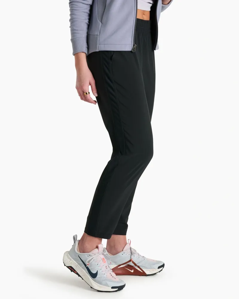 Kuhl Women's Vantage Crop Pant in Black-2