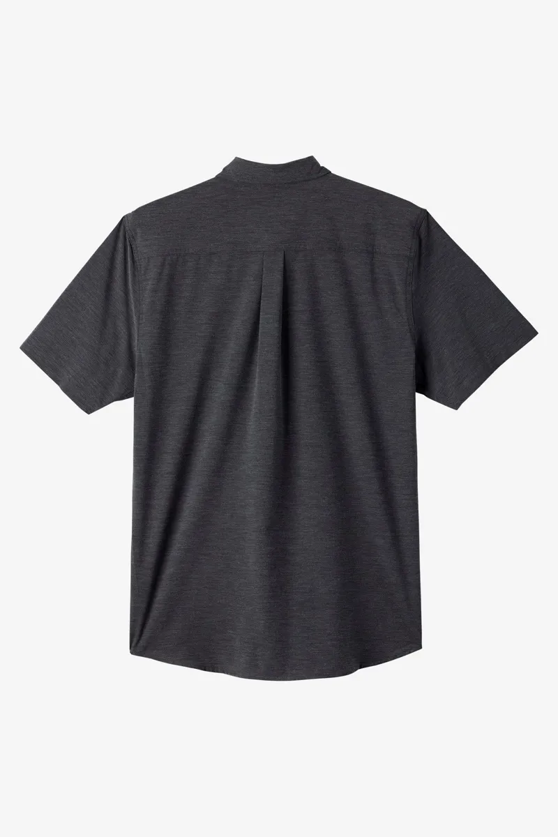 O'Neill Clothing TRVLR UPF Traverse Relaxed Short Sleeve Shirt in Black-2