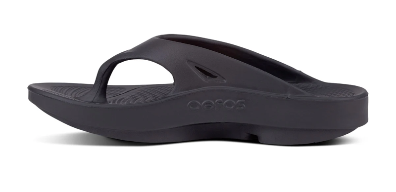 Oofos OOriginal Sandal in Black-2