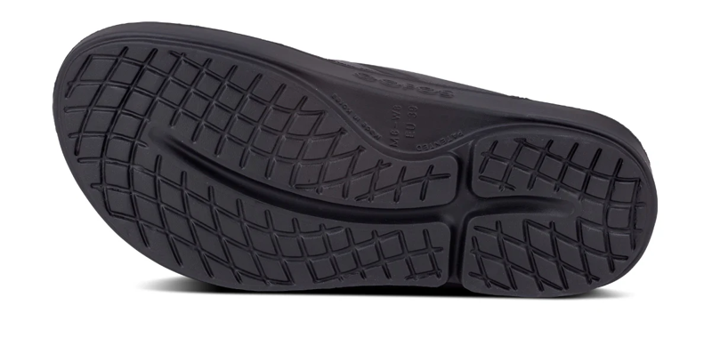 Oofos OOriginal Sandal in Black-4