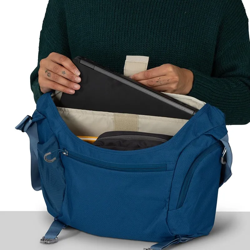 Osprey Daylite Messenger in Night Shift Blue-3