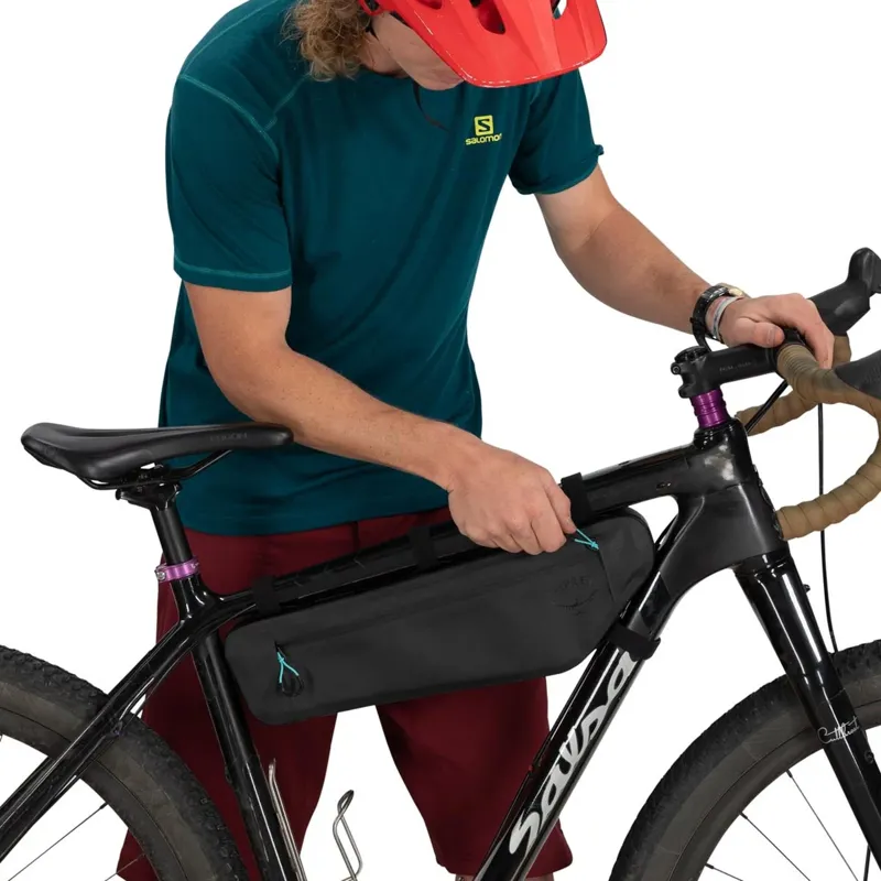 Osprey Escapist Frame Bag Medium in Black-5