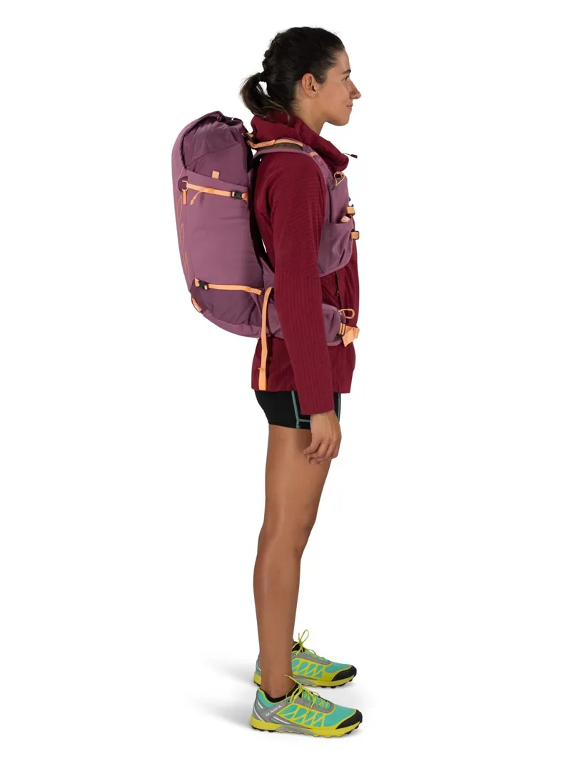 Osprey Women's Tempest Velocity 20 Backpack in Pashmina/Melon-10