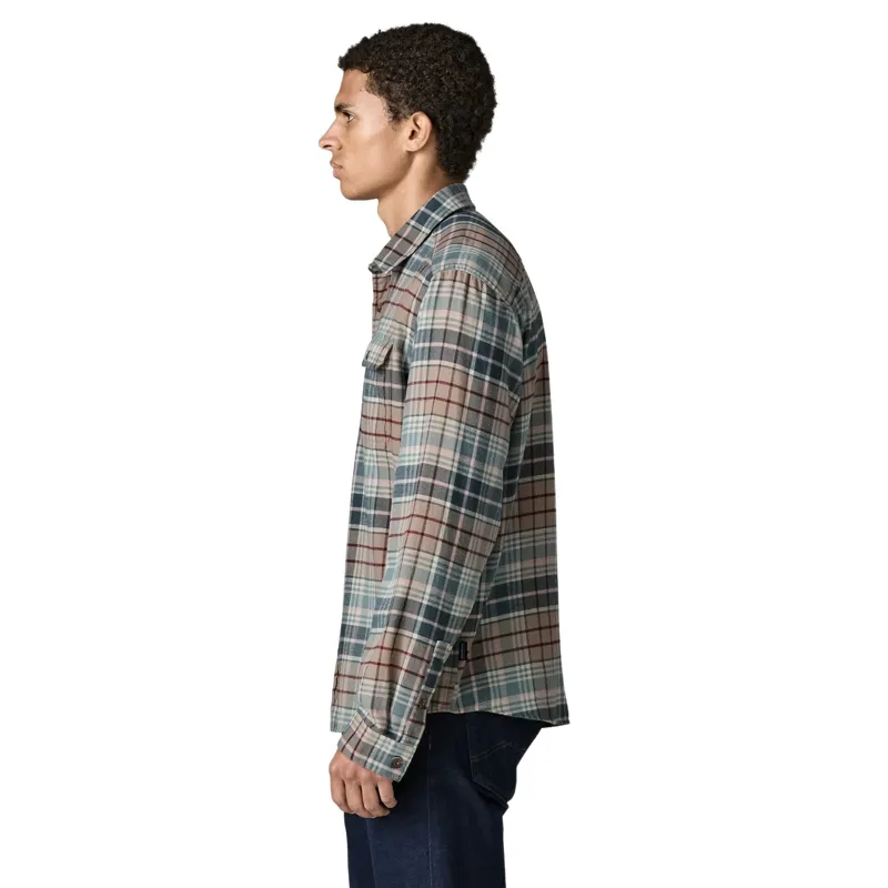 Patagonia Long-Sleeved LW Fjord Flannel Shirt in Depth Blue Sage-3