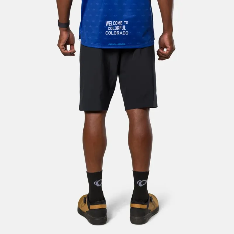 Pearl Izumi Summit Short With Liner in Black-3