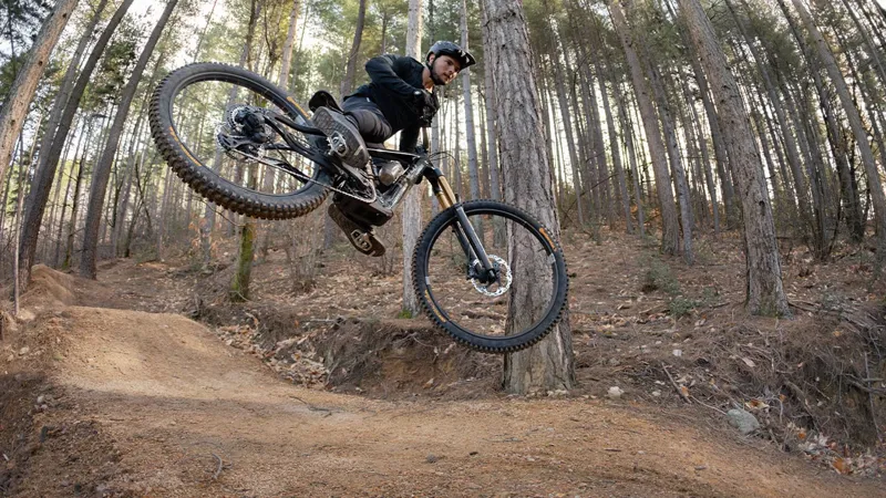 Pivot Cycles Shuttle AMP'd Pro SRAM X0 Eagle in Black Metallic Stone-5