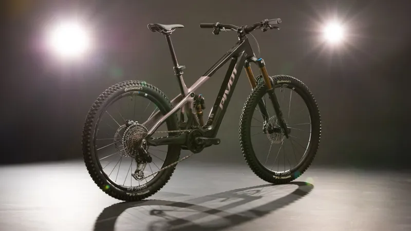 Pivot Cycles Shuttle AMP'd Pro SRAM X0 Eagle in Burgundy Berry Freeze-1