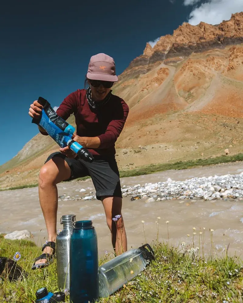 Sawyer Point One Squeeze Water Filter System w/2 1L Pouches-3