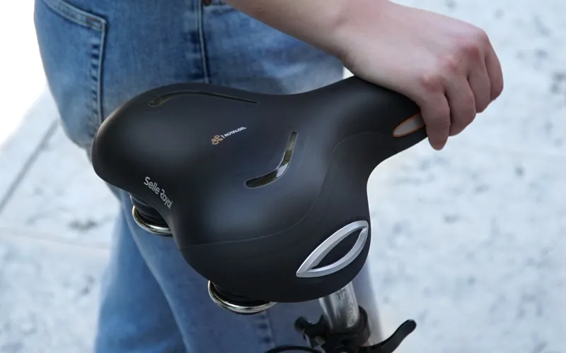 Selle Lookin Stracciatella Relaxed Unisex Saddle 260mm x 220mm-3