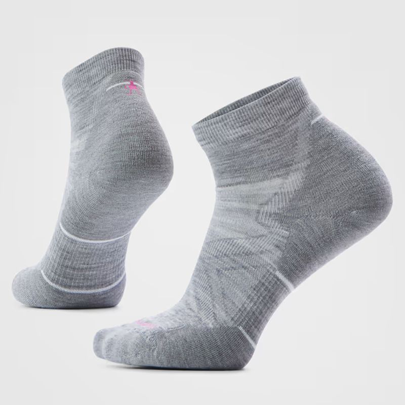 Smartwool Women's Run Ankle Socks in Light Gray/White