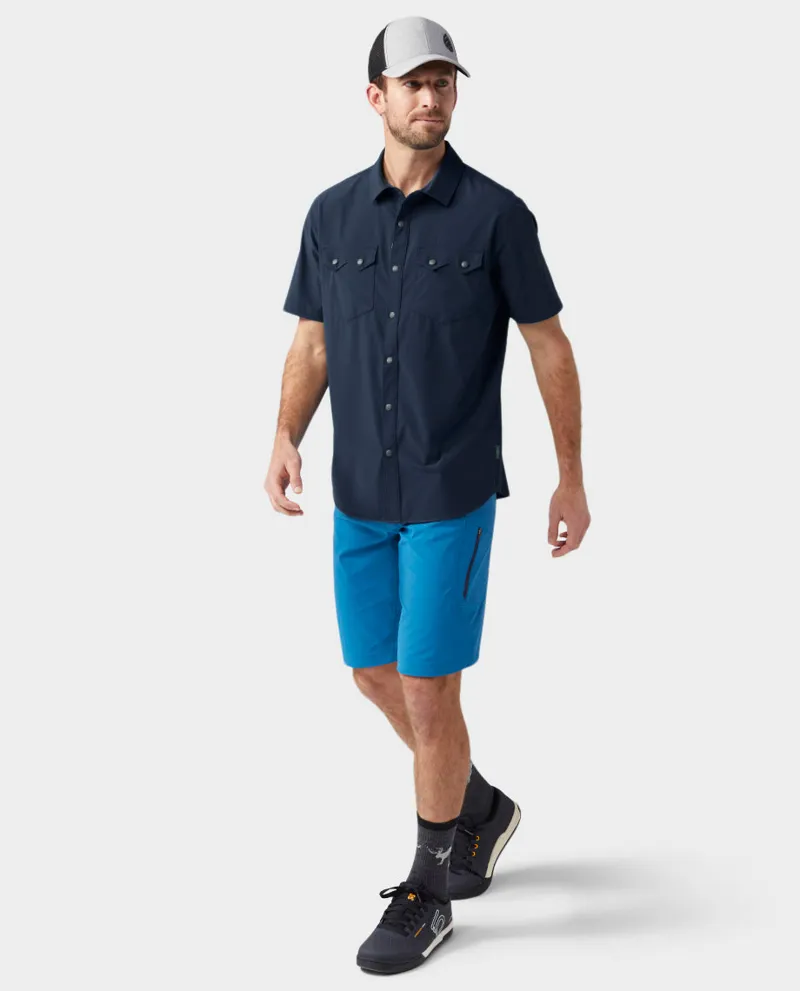 Stio Shifter Short Sleeve Shirt in Mountain Shadow-2