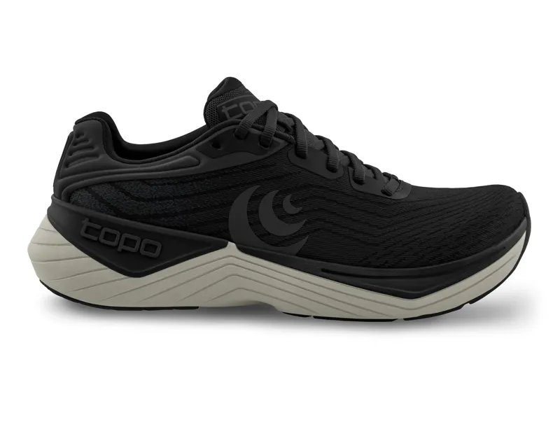 Topo Athletic Ultrafly 5 in Black/Charcoal