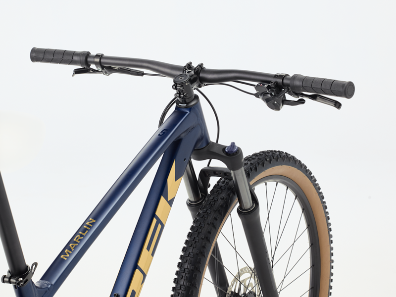 Trek Marlin 5 Gen 3 in Mulsanne Blue-2