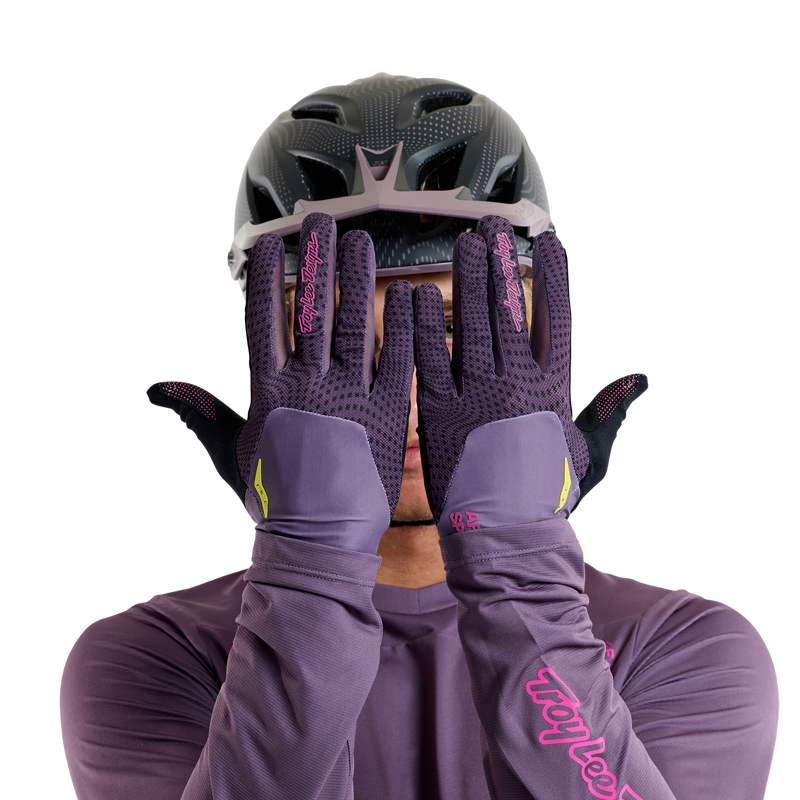 Troy Lee Designs Ace 2.0 MTB Gloves in Radioscape Deep Purple-2