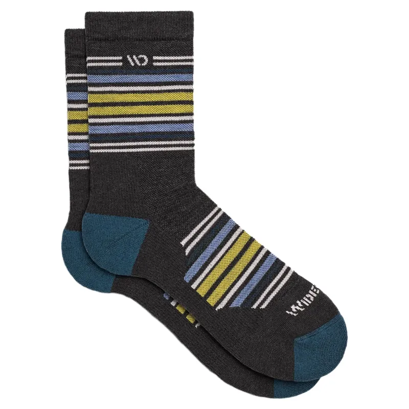 Wide Open Multi Stripe Micro Crew Midweight Cushion Socks In Charcoal