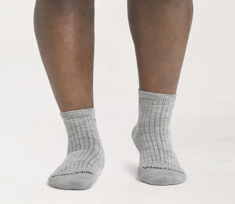 Wide Open Solid Midweight Cushioned Quarter Sock in Light Grey-1